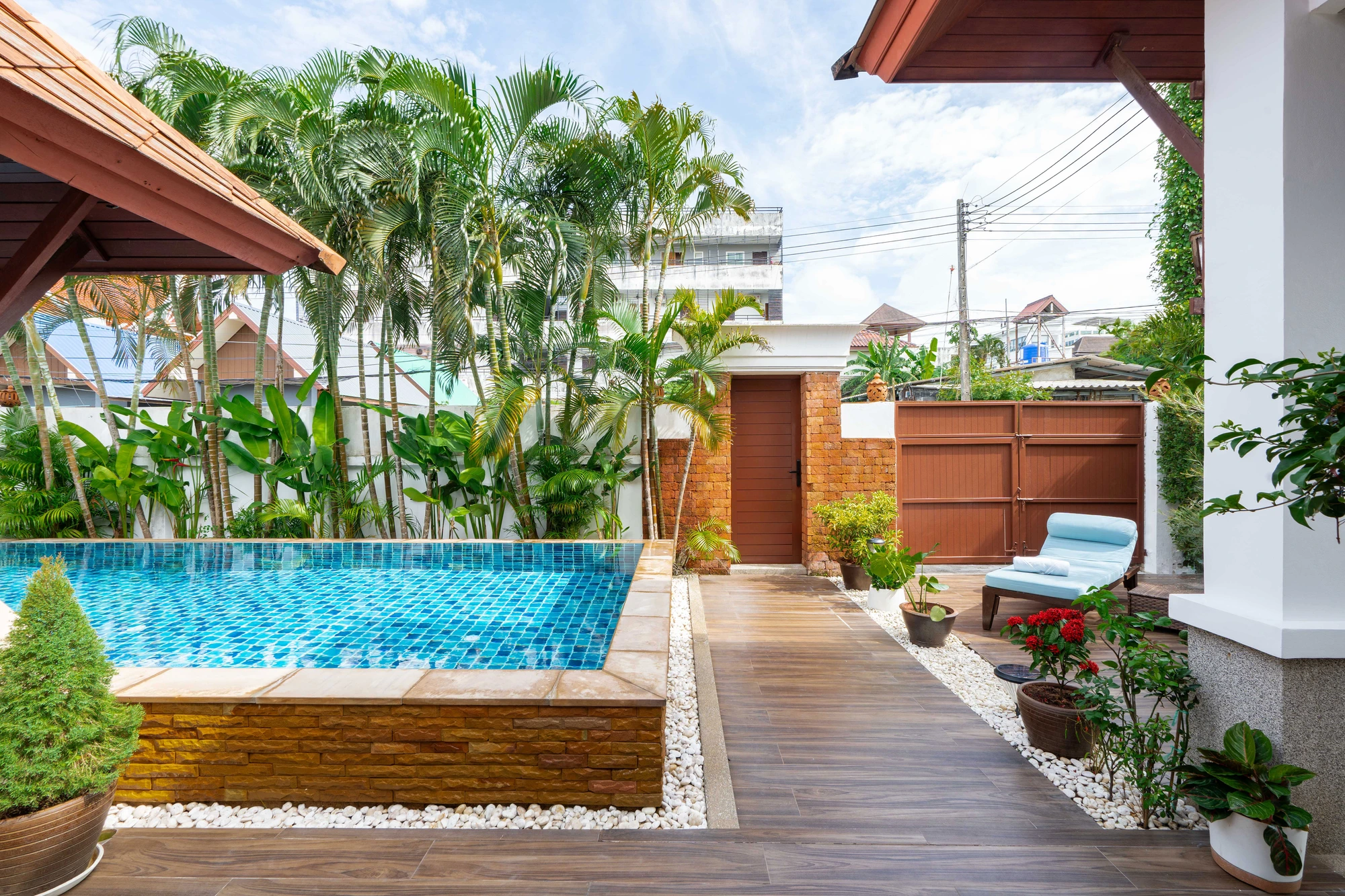 Pool und Garten